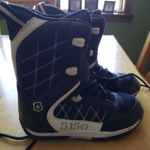 Youth 5150 Snowboard boots